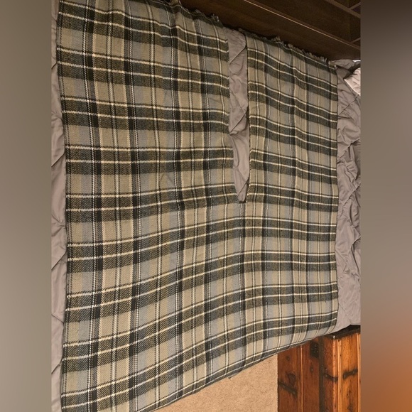 Blanket wrap poncho shawl extra large one size long wide layer fringe plaid EUC - Picture 9 of 15